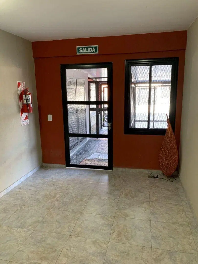 Depto. 2 amb moderno en Villa Luzuriaga - SE VENDE ALQUILADO - IDEAL INVERSOR 3