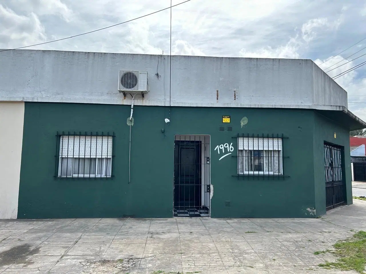 Propiedad en Block - 2 Casas 3 amb en Isidro Casanova - SE VENDEN ALQUILADAS 3