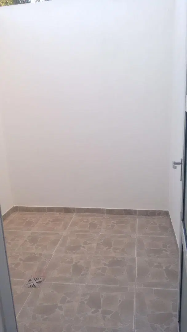 Depto. 2 amb en PB con patio en Isidro Casanova Centro SE VENDE ALQUILADO 3