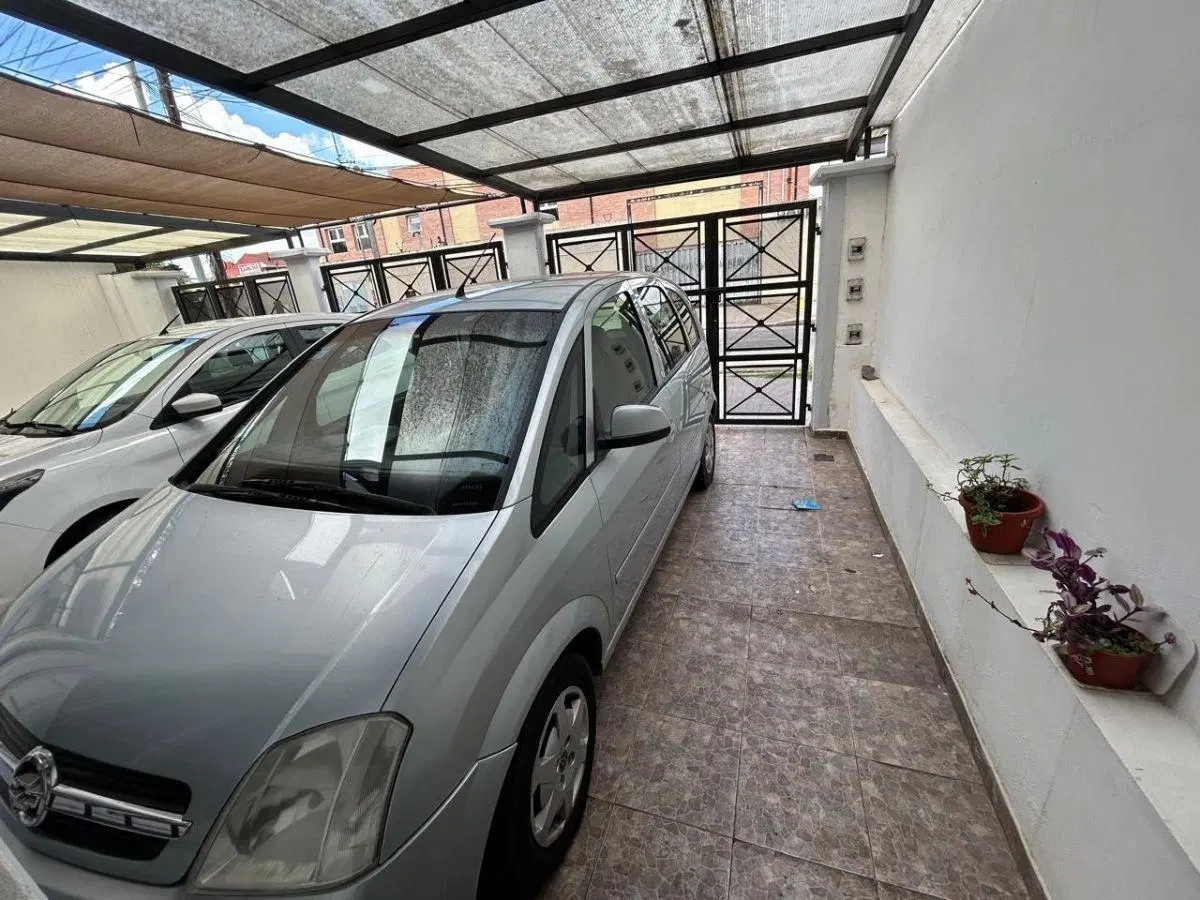 Tríplex 4 amb al frente en San Justo (z/Hospital de Niños) 5