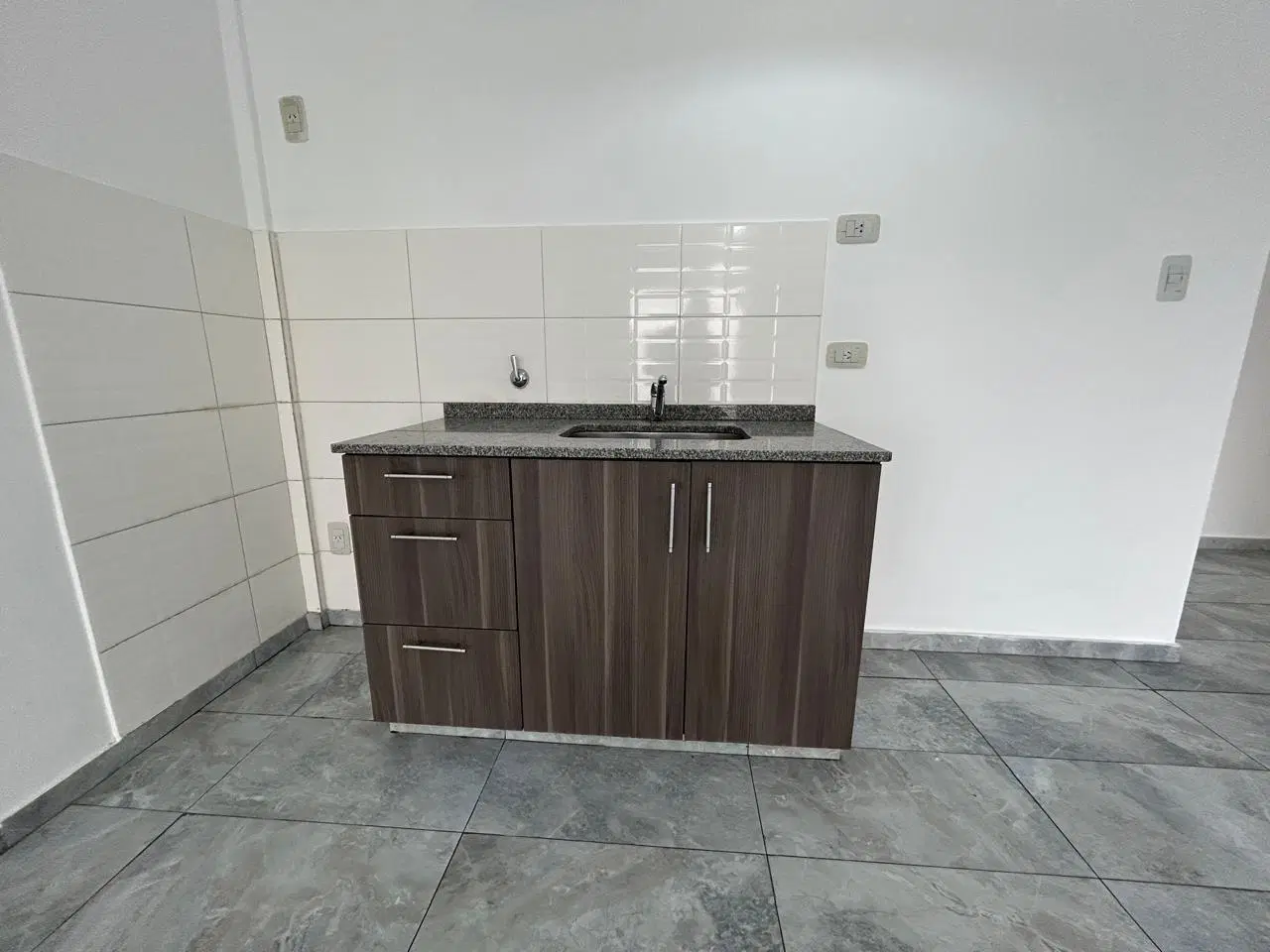 Depto. 2 amb moderno con terraza propia en San Justo (Villa Constructora) 2