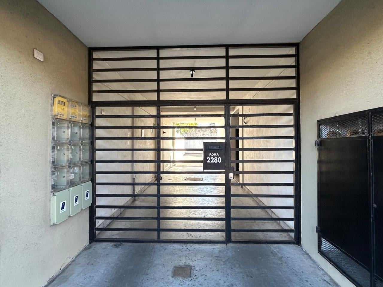 Foto de Depto. 2 amb amplios moderno con terraza de 3 x 7 en Isidro Casanova, imagen 1