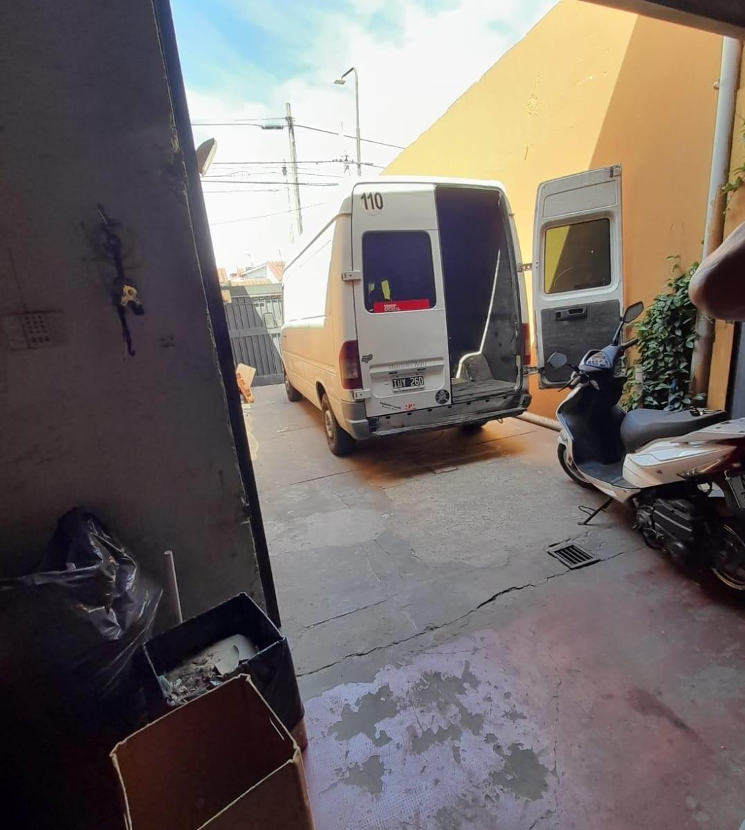 Galpon con Vivienda en Venta. Zona Ri y Comercial. 1