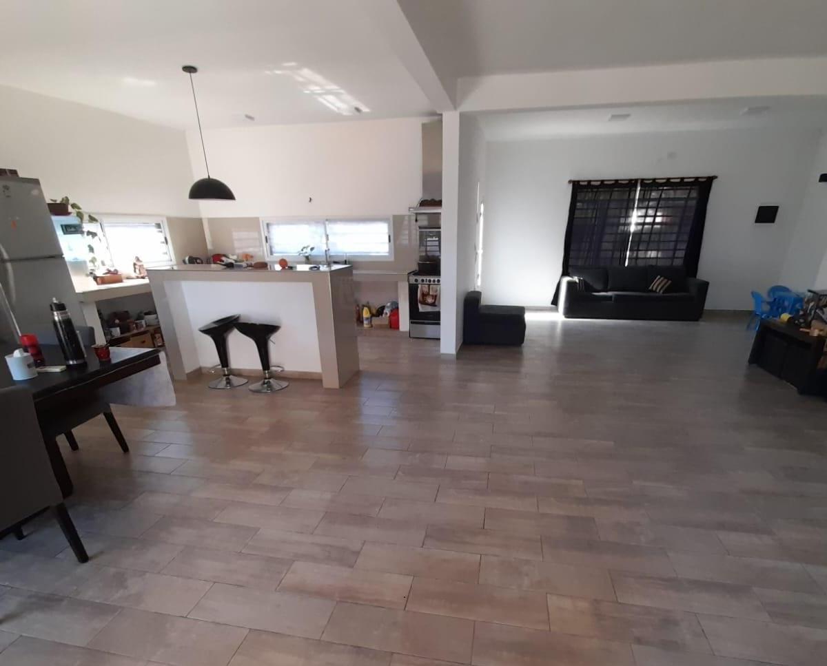Hermosa Casa Minimalista en Venta. Ituzaingo Norte 3