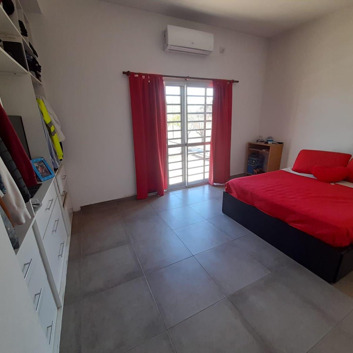 Hermosa Casa Minimalista en Venta. Ituzaingo Norte 5