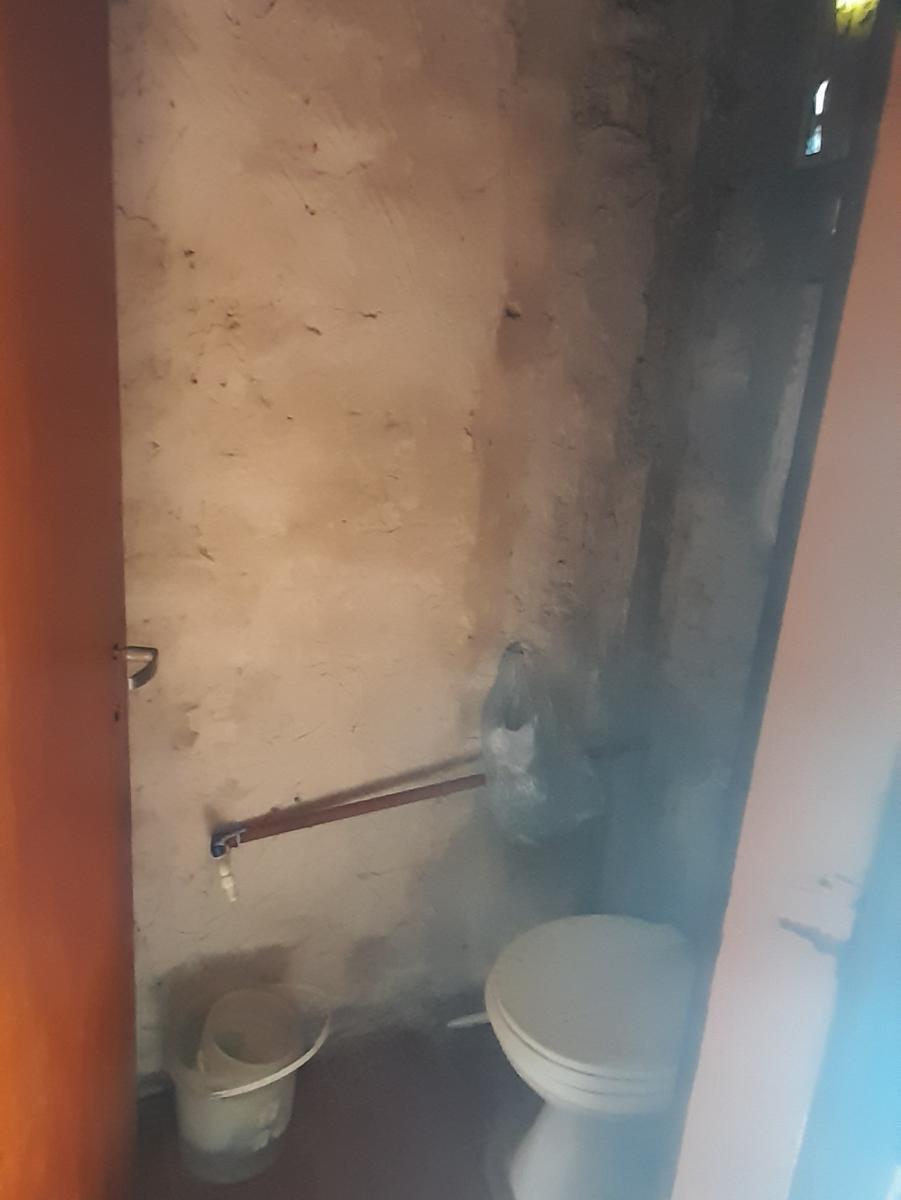 Amplio Chalet con Departamento en Venta. Ituzaingo Norte 2