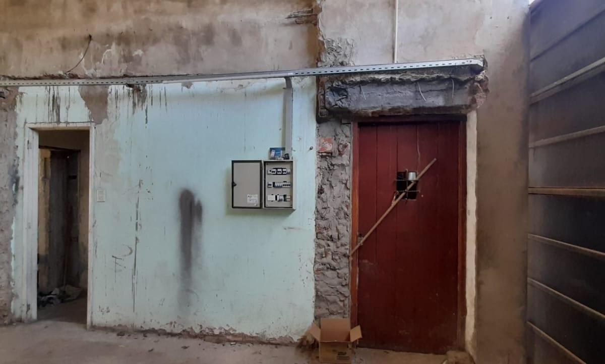 AMPLIO GALPON 420 m2 EN VENTA. ITUZAINGO NORTE. IDEAL DEPOSITO