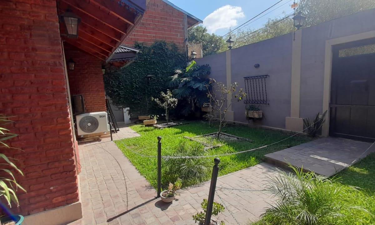 IMPORTANTE CHALET EN VENTA ITUZAINGO NORTE AMPLIO PARQUE LIBRE