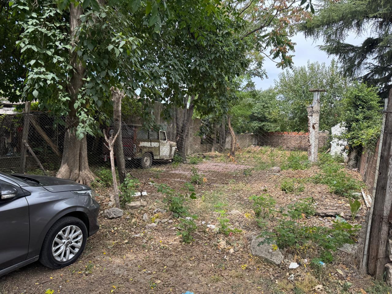 AMPLIO LOTE DE TERRENO