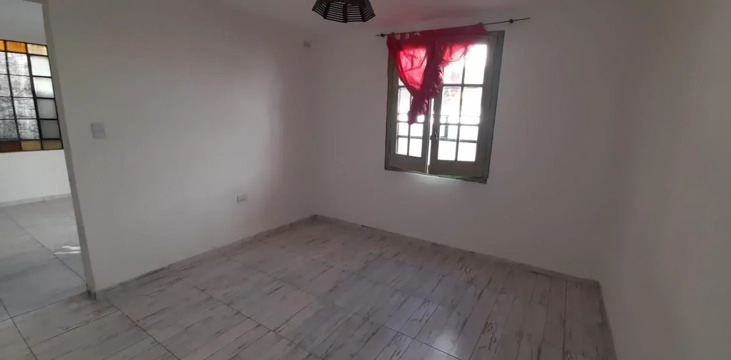 IMPECABLE CASA EN COMPLEJO HABITACIONAL. ALQUILER. ITUZAINGO NORTE 5