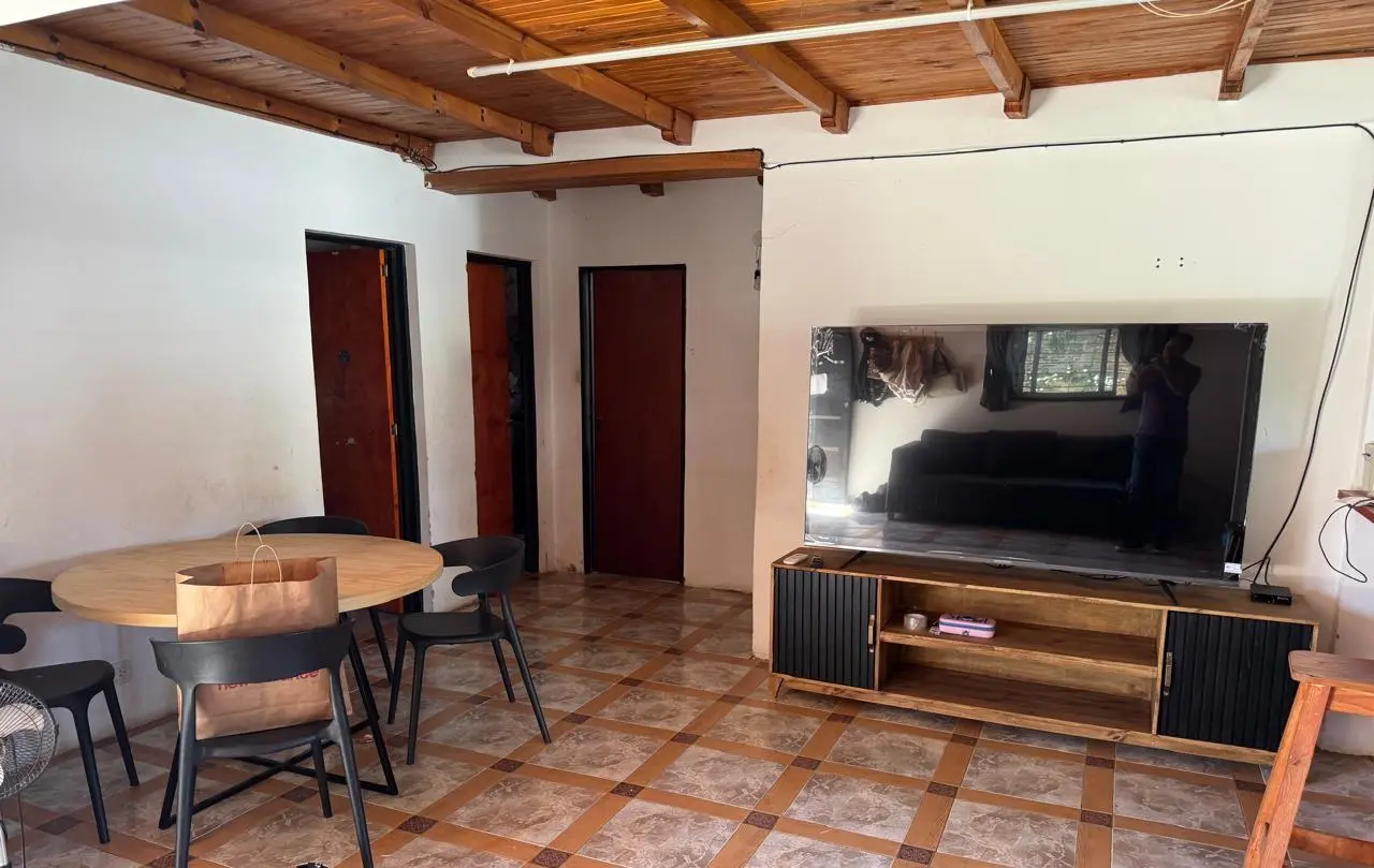 CASA AMERICANA EN VENTA. ITUZAINGO NORTE 5