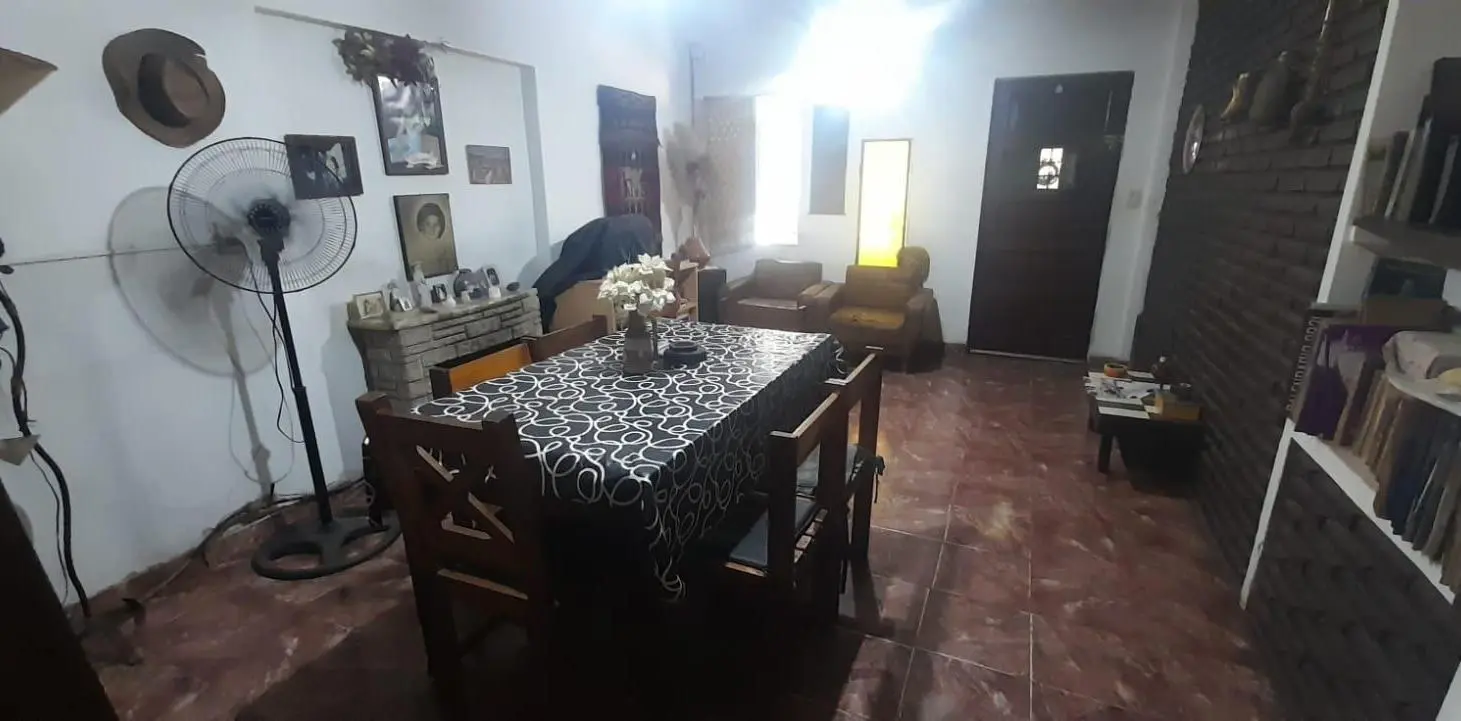 CASA Y PREMOLDEADA EN VENTA. ITUZAINGO NORTE. A MTS. CALLE PRINGLES 2