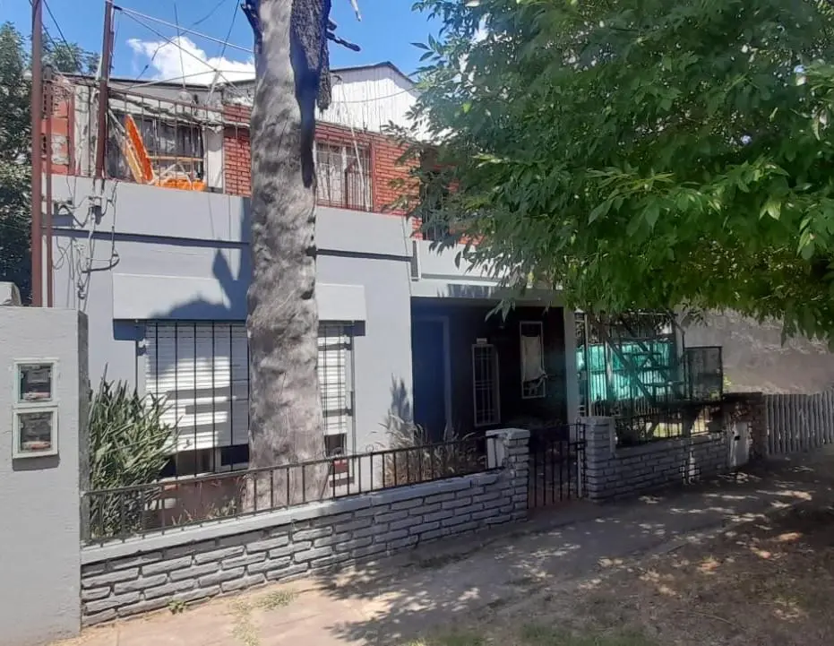 CASA Y PREMOLDEADA EN VENTA. ITUZAINGO NORTE. A MTS. CALLE PRINGLES 1