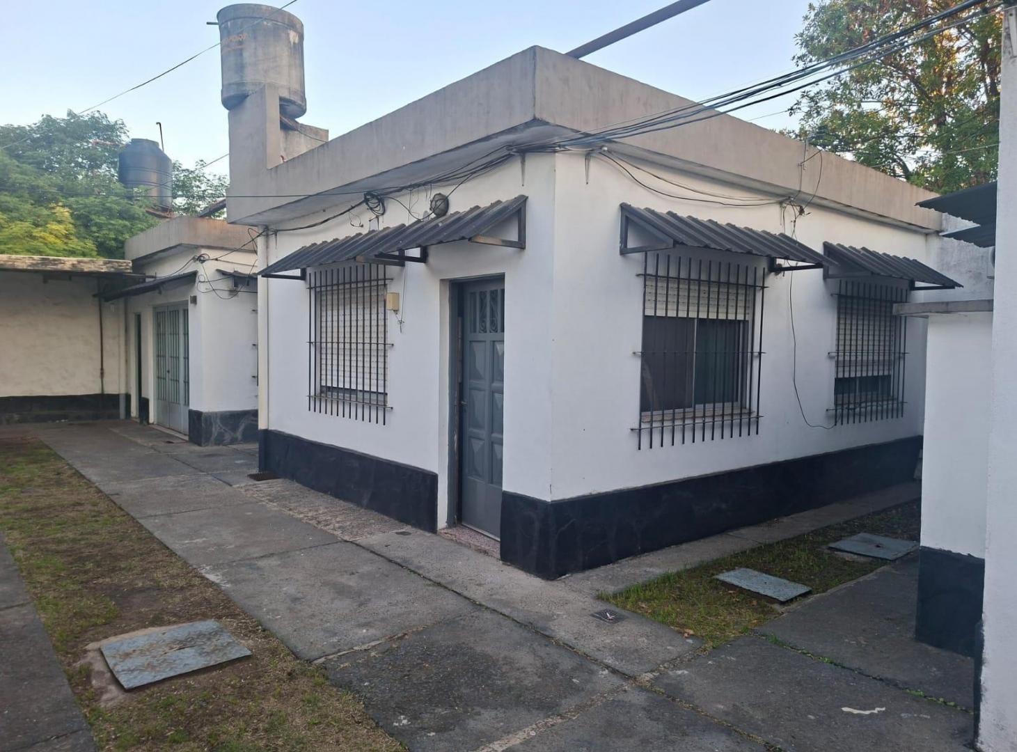 IMPECABLE CASA en PH EN ALQUILER - Ituzaingó Norte. A MTS DE AV. RATTI