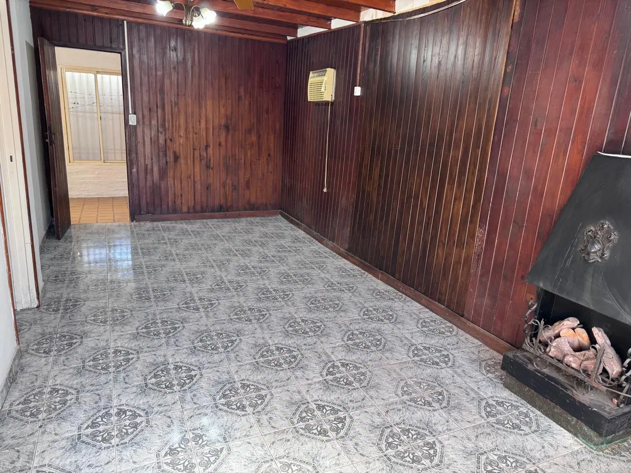 CASA PH AL FRENTE EN ALQUILER. ITUZAINGO NORTE 3