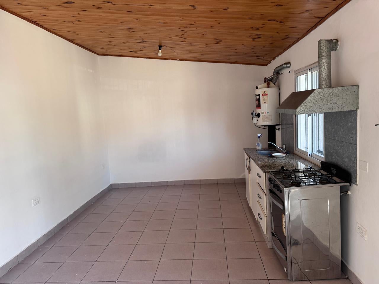 Foto de MONOAMBIENTE EN COMPLEJO HABITACIONAL EN ALQUILER. ITUZAINGO NORTE, imagen 5