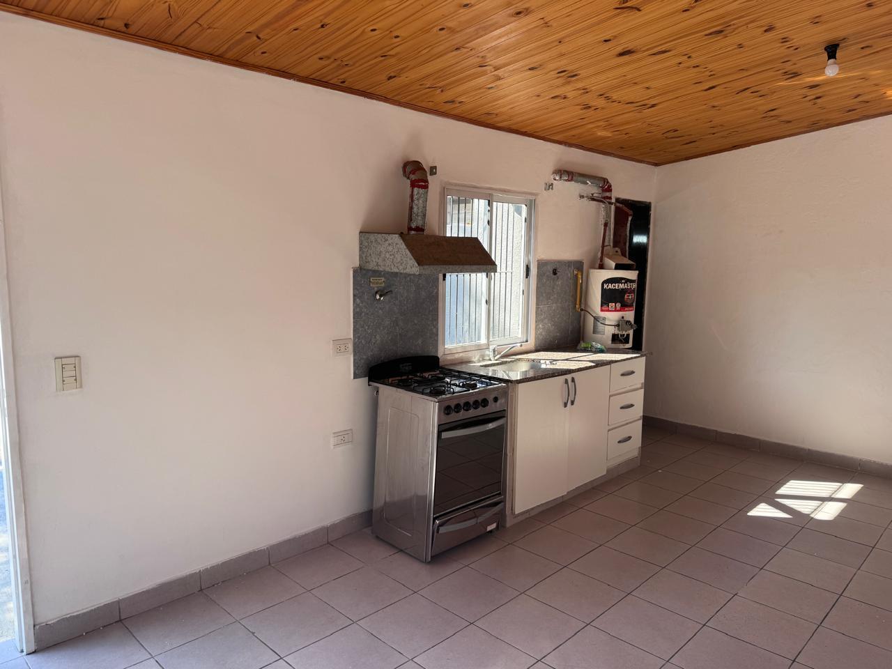 Foto de MONOAMBIENTE EN COMPLEJO HABITACIONAL EN ALQUILER. ITUZAINGO NORTE, imagen 4
