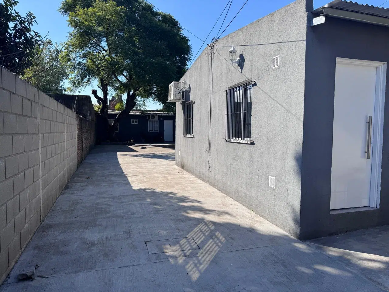 MONOAMBIENTE EN COMPLEJO HABITACIONAL EN ALQUILER. ITUZAINGO NORTE 5
