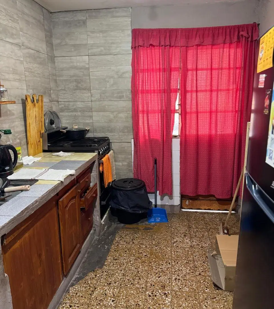 CASA AMERICANA. ITUZAINGO SUR. A 50 MTS. AVENIDA RIVADAVIA 4