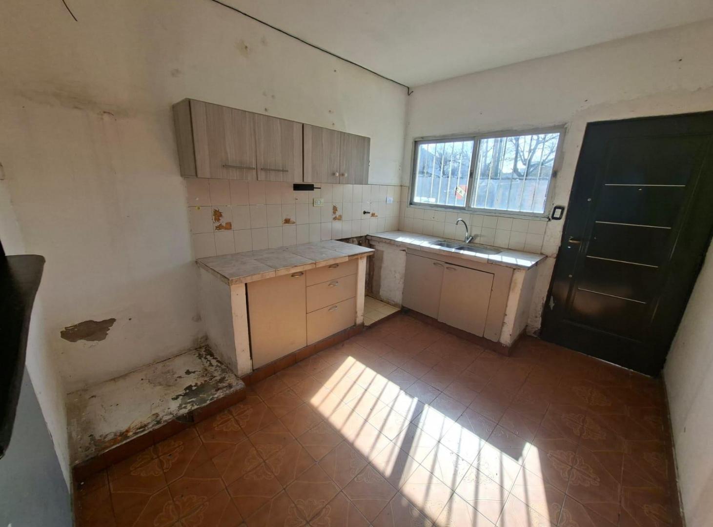 Foto de Amplio chalet en alquiler Inmejorable ubicación - ITUZAINGO NORTE, imagen 4