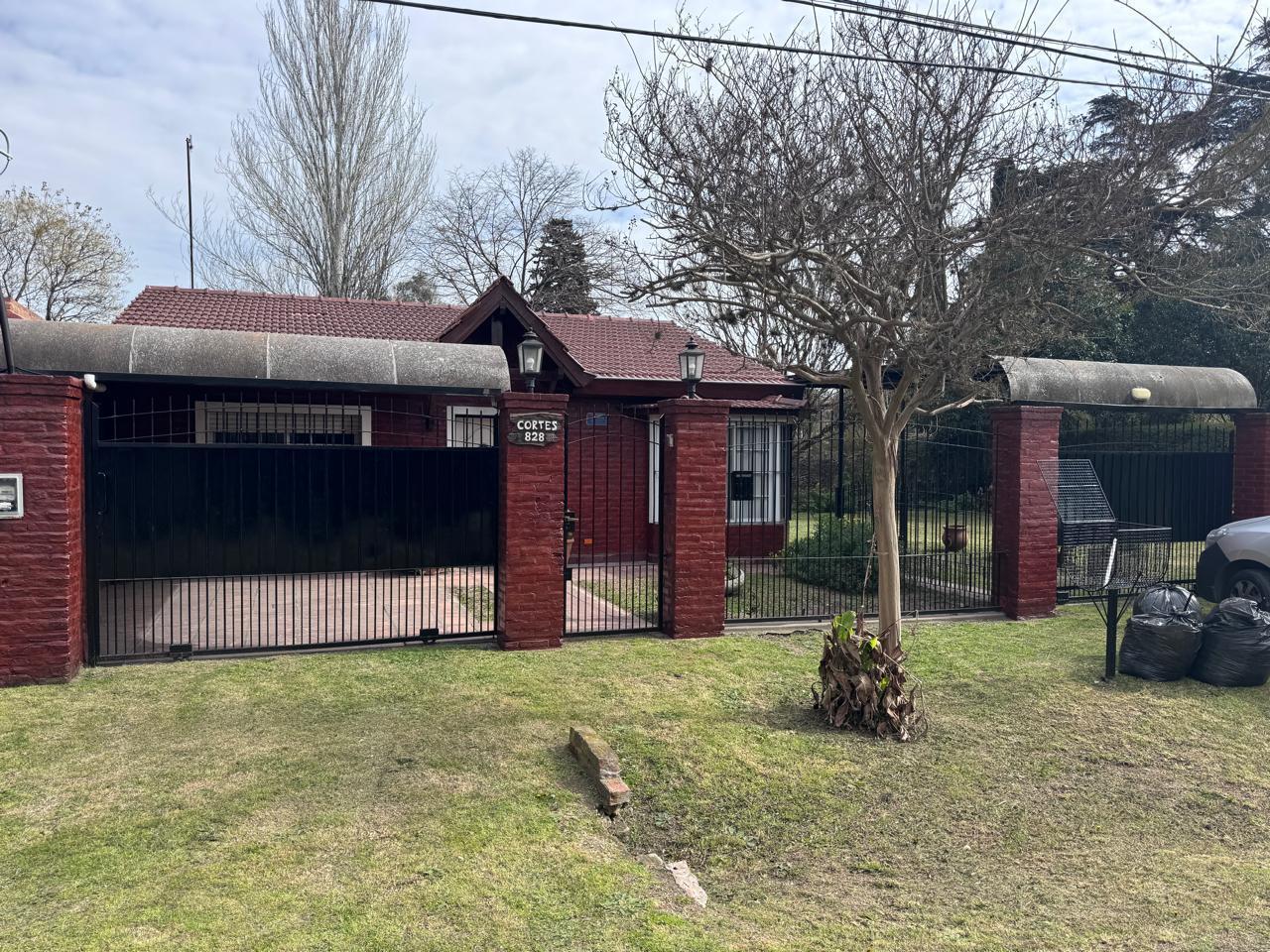 Foto de HERMOSO CHALET EN VILLA ZAPIOLA EN ALQUILER, imagen 4