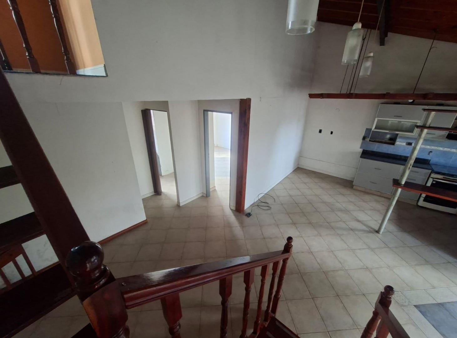 Foto de HERMOSA CASA EN PLANTA ALTA. EN ALQUILER Ituzaingó Norte, imagen 4