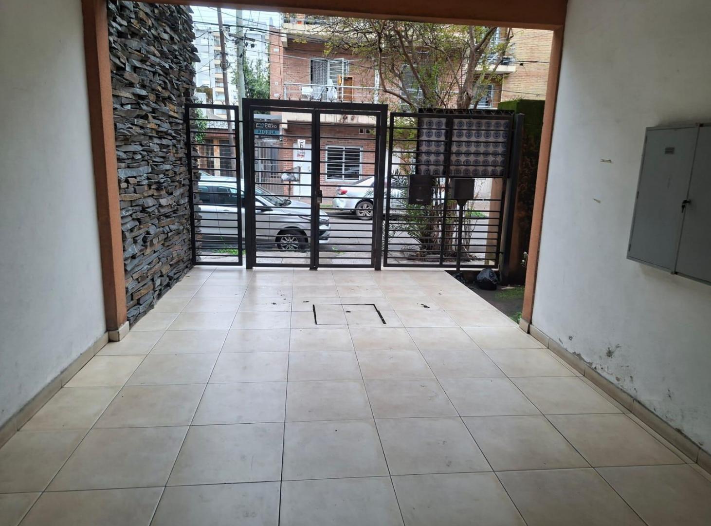 Foto de DEPARTAMENTO MONOAMBIENTE EN ALQUILER. MORON, imagen 1