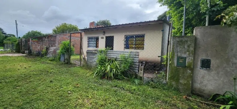 Casa 3 ambientes a la venta/ Estación Camet 3