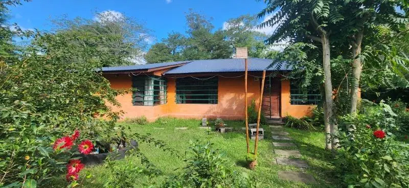 Casa 4 ambientes/ Barrio El Tejado 3