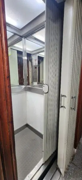 Departamento monoambiente a reciclar/ Centro de Miramar 1