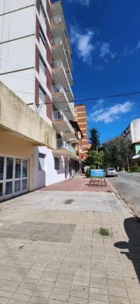 Departamento monoambiente a reciclar/ Centro de Miramar 2