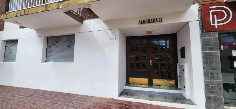 Departamento monoambiente a reciclar/ Centro de Miramar 8