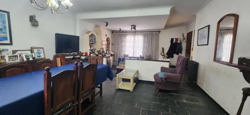 Casa 4 ambientes/ Barrio Caisamar 5