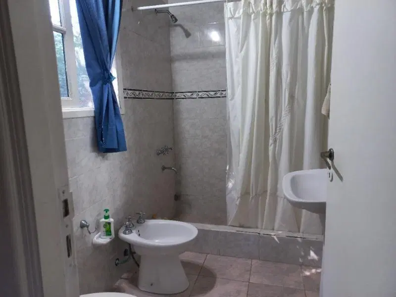Casa 3 ambientes/ Dos quinchos/ Pileta/ Barrio La Armonia 1
