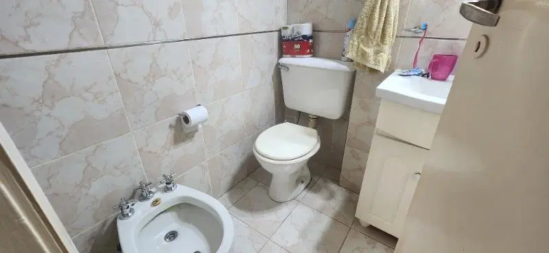 Casa 3 ambientes + Departamento con pileta 2