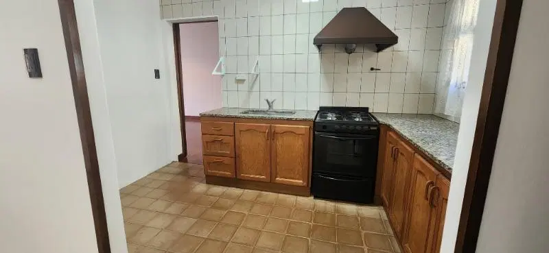Casa 4 ambientes/ Barrio Los Tilos/ APTO crédito 5