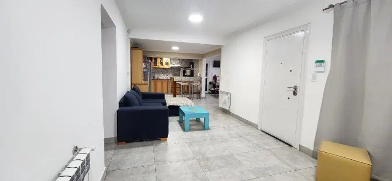Casa en esquina 4 ambientes/ Barrio La Florida 8