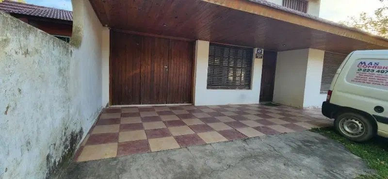 Casa 4 ambientes/ Santa Clara del Mar 3