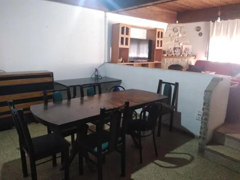 Chalet 4 amb con Galpon/ Zona Avellaneda y Champagnat 5