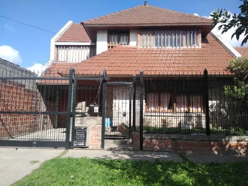 Chalet 4 amb con Galpon/ Zona Avellaneda y Champagnat 1