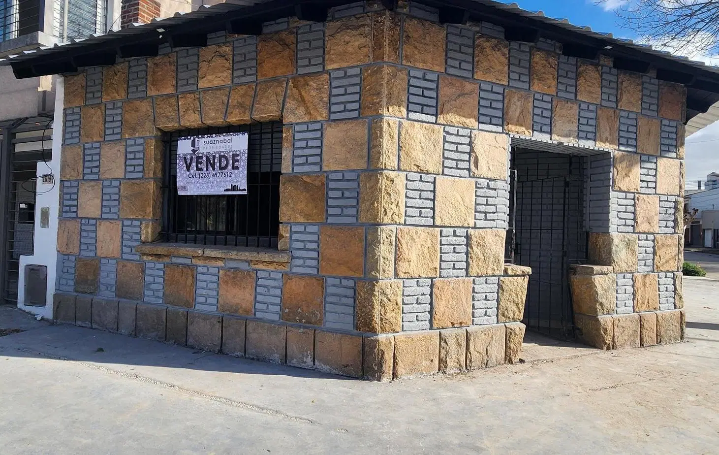 Casa 3amb reciclada en esquina/ Alberti y La Pampa 1