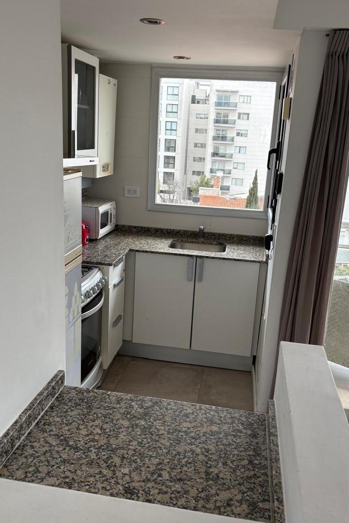 Foto de Departamento 3amb con balcón a la calle con cochera/ Zona Guemes, imagen 3