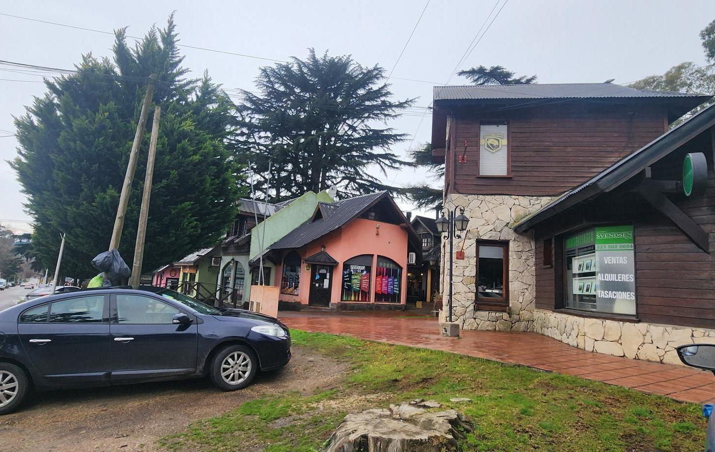 Foto de Local a la venta. Sierra de Los Padres, imagen 1