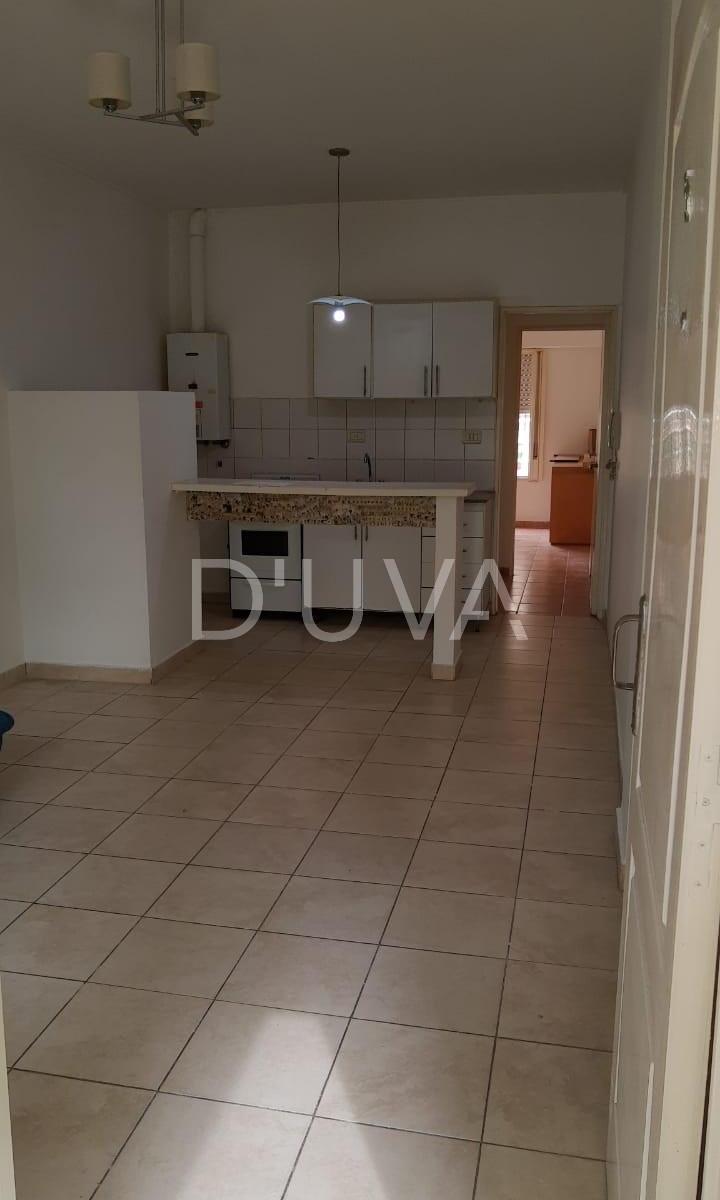 Departamento un Dormitorio con Cochera en Venta - Av 66 E/ 2 y 3 - La Plata 1