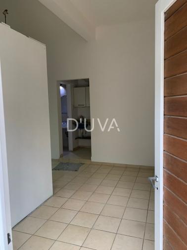 Oficina/monoambiente a La Venta - Plaza Matheu E/ Diagonal 73 y 1 - La Plata 2