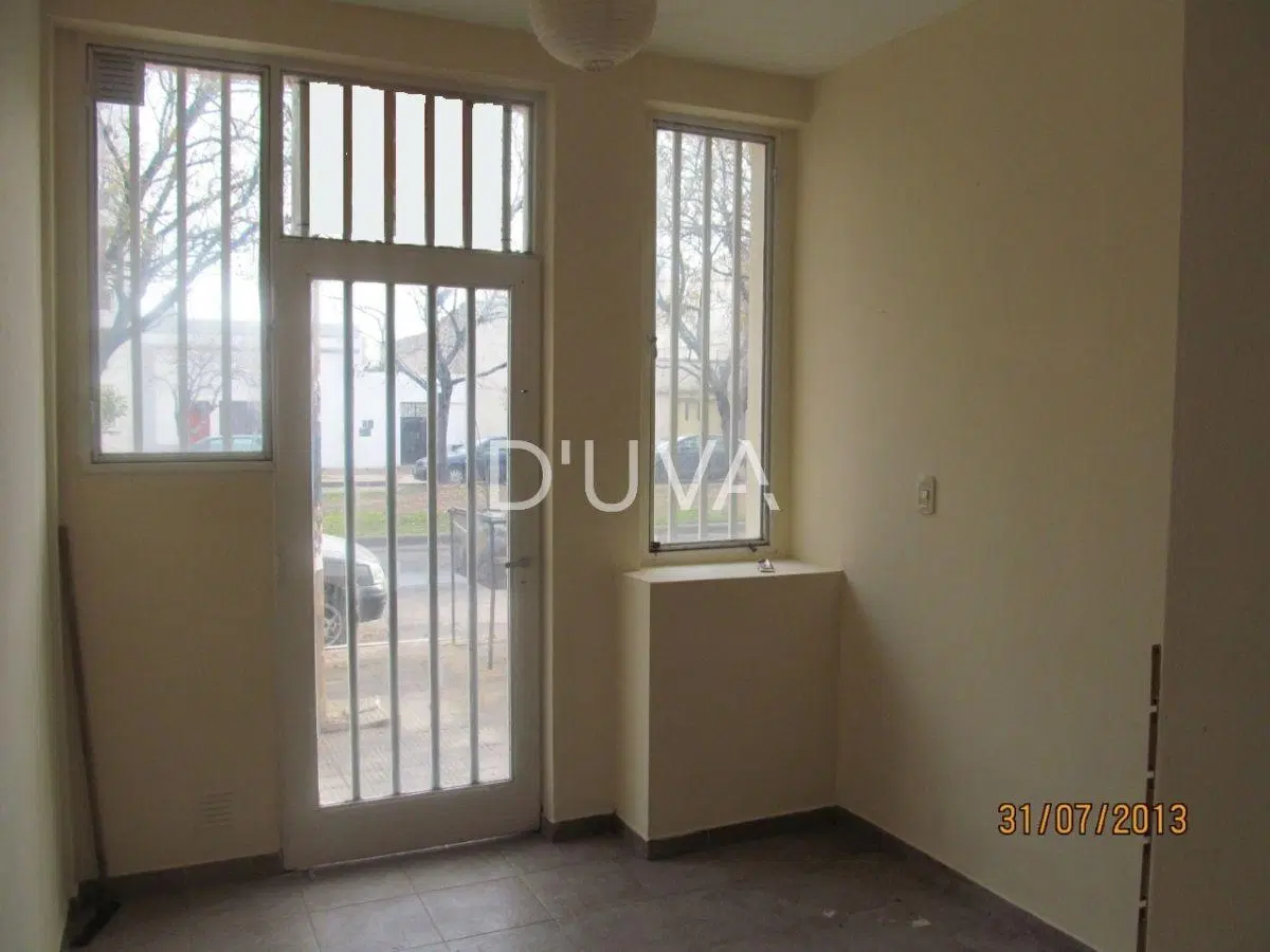 Local comercial de 20 m² en alquiler en La Plata 3