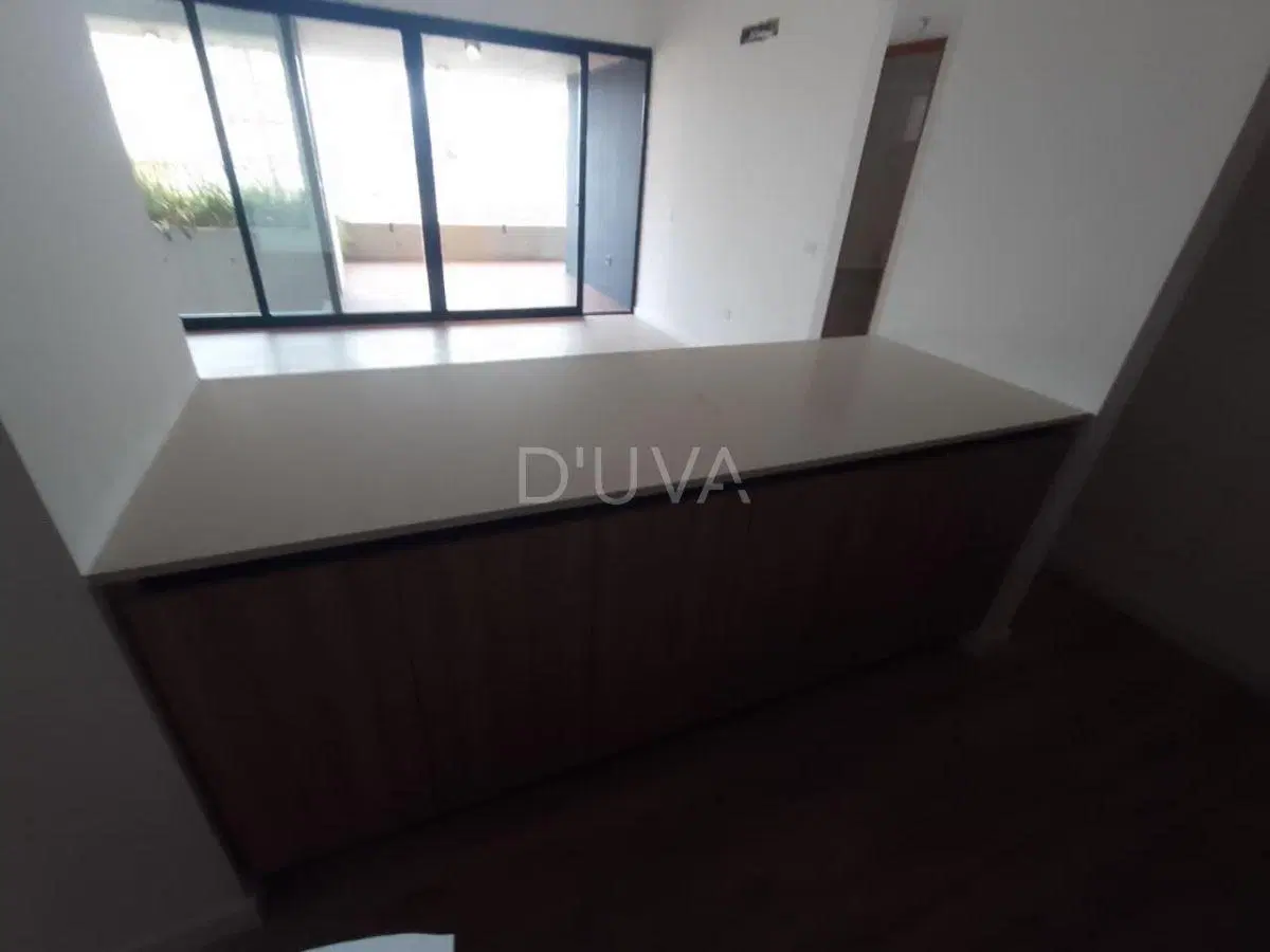 Departamento de dos dormitorios con balcon, dos baños, muy luminoso a estrenar.// 2