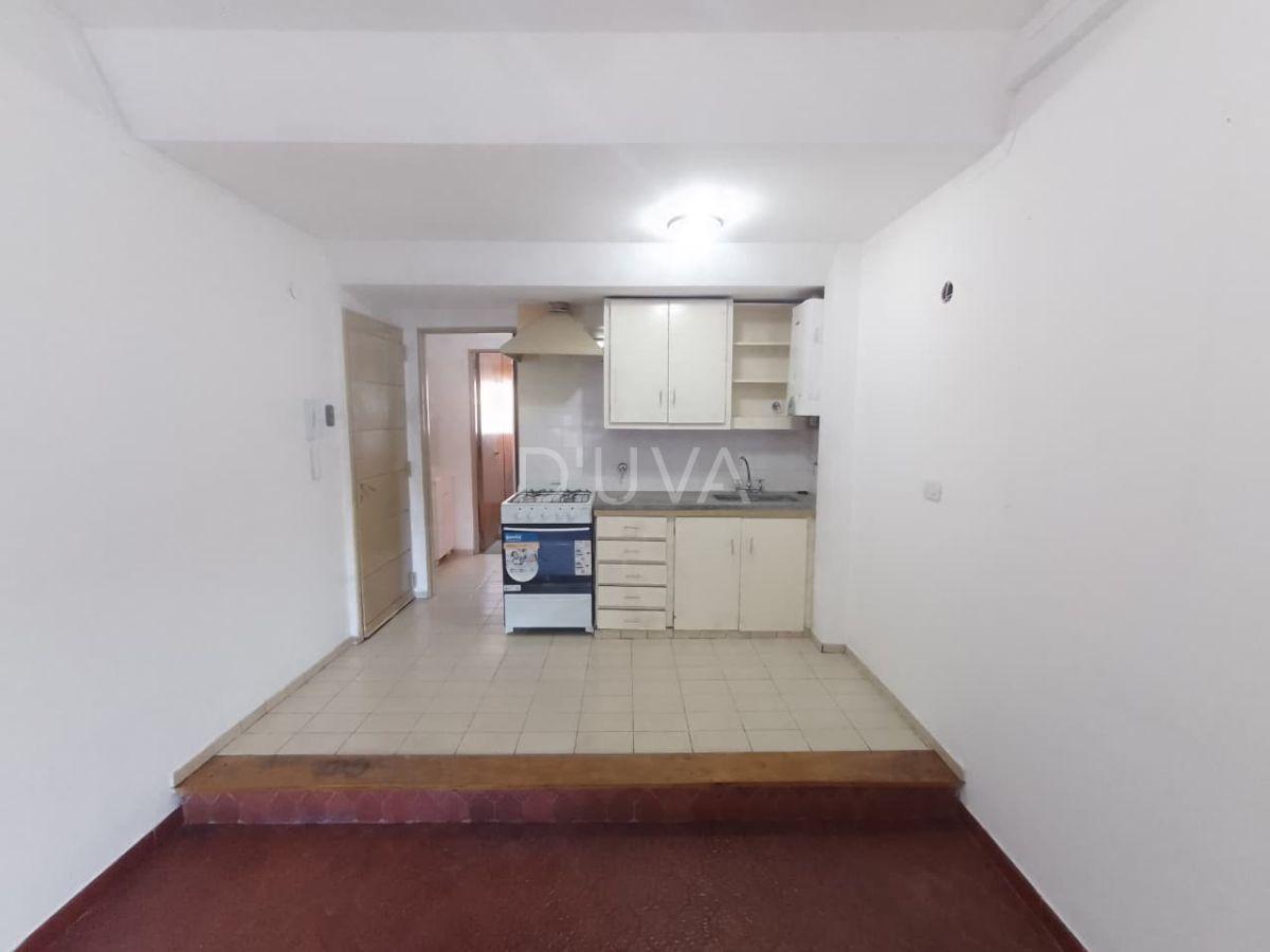 Foto de Departamento de 1 dormitorio con balcón al frente., imagen 2