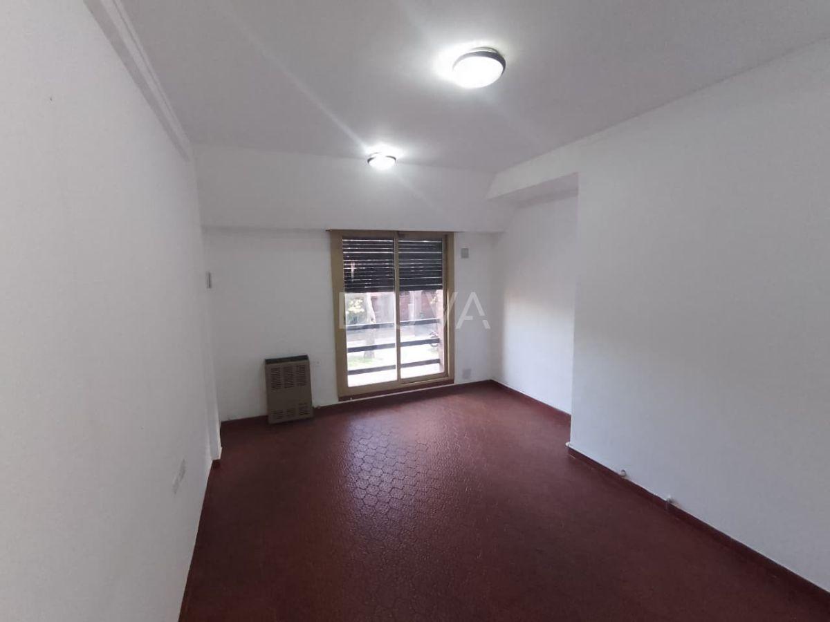 Foto de Departamento de 1 dormitorio con balcón al frente., imagen 3