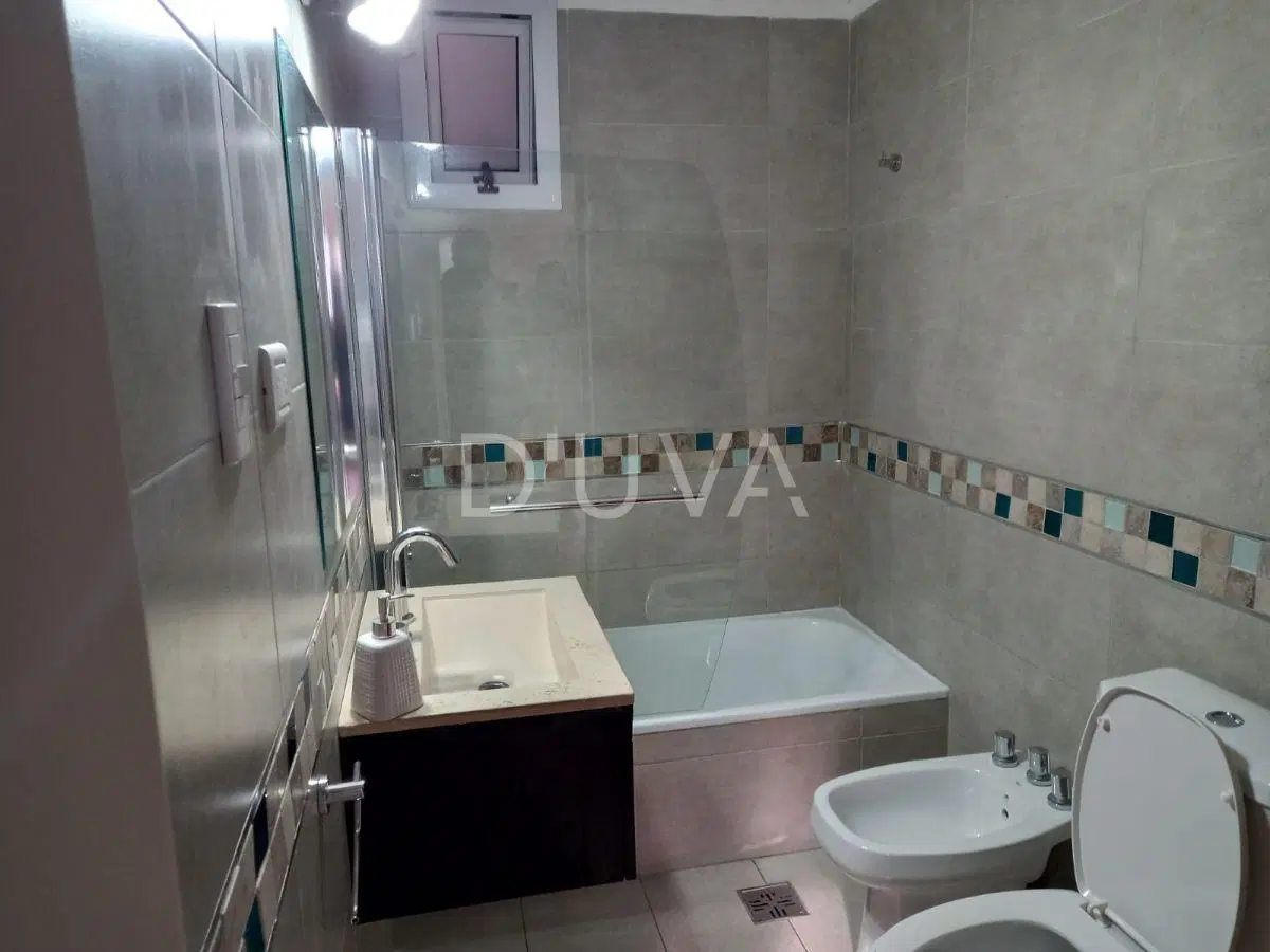 Dpto. 2 dormitorios, 1 baño, calefacción por tiro balanceado.- 2